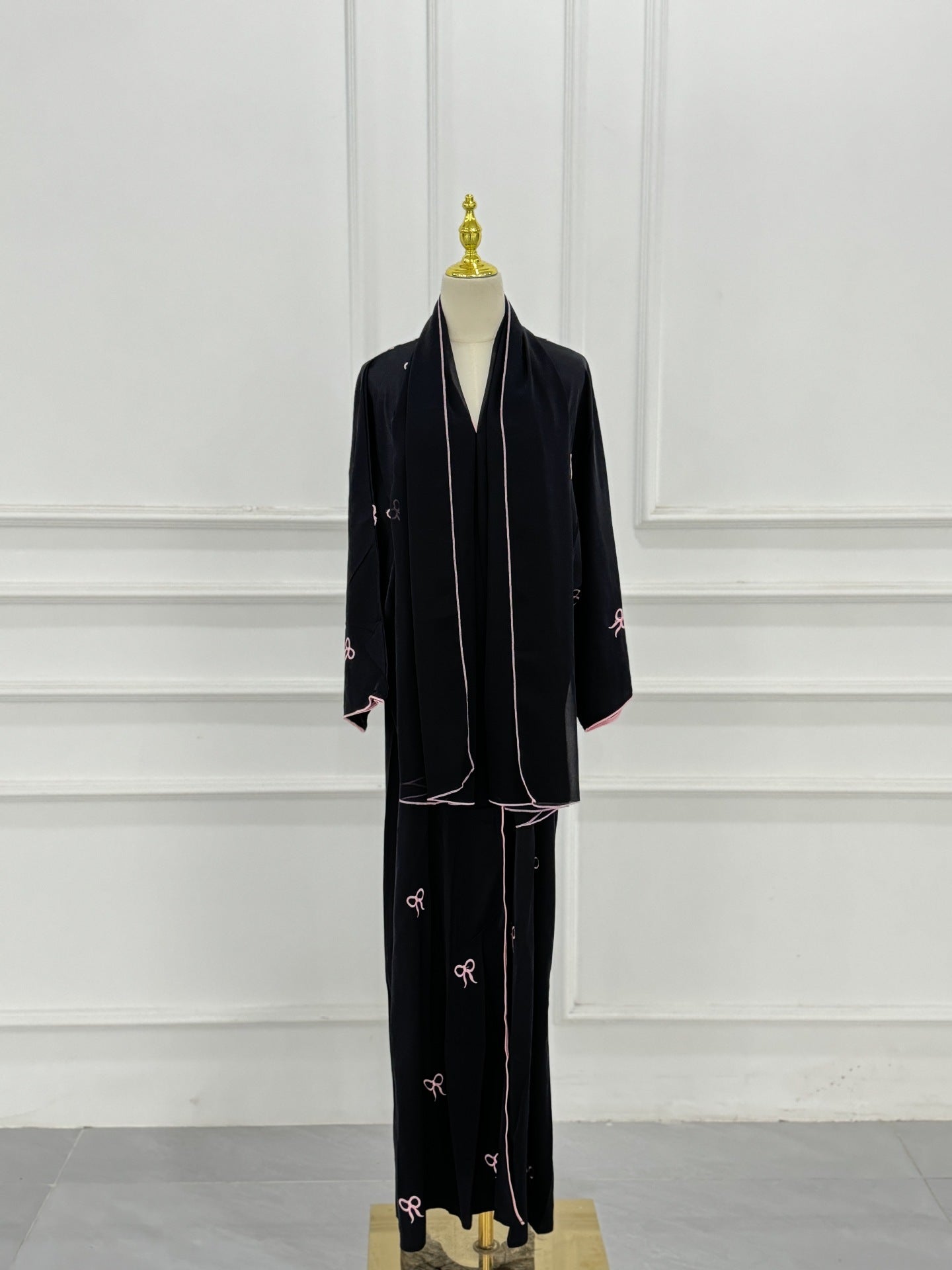 Bow Embroidered Dubai Elegant Cardigan Robe